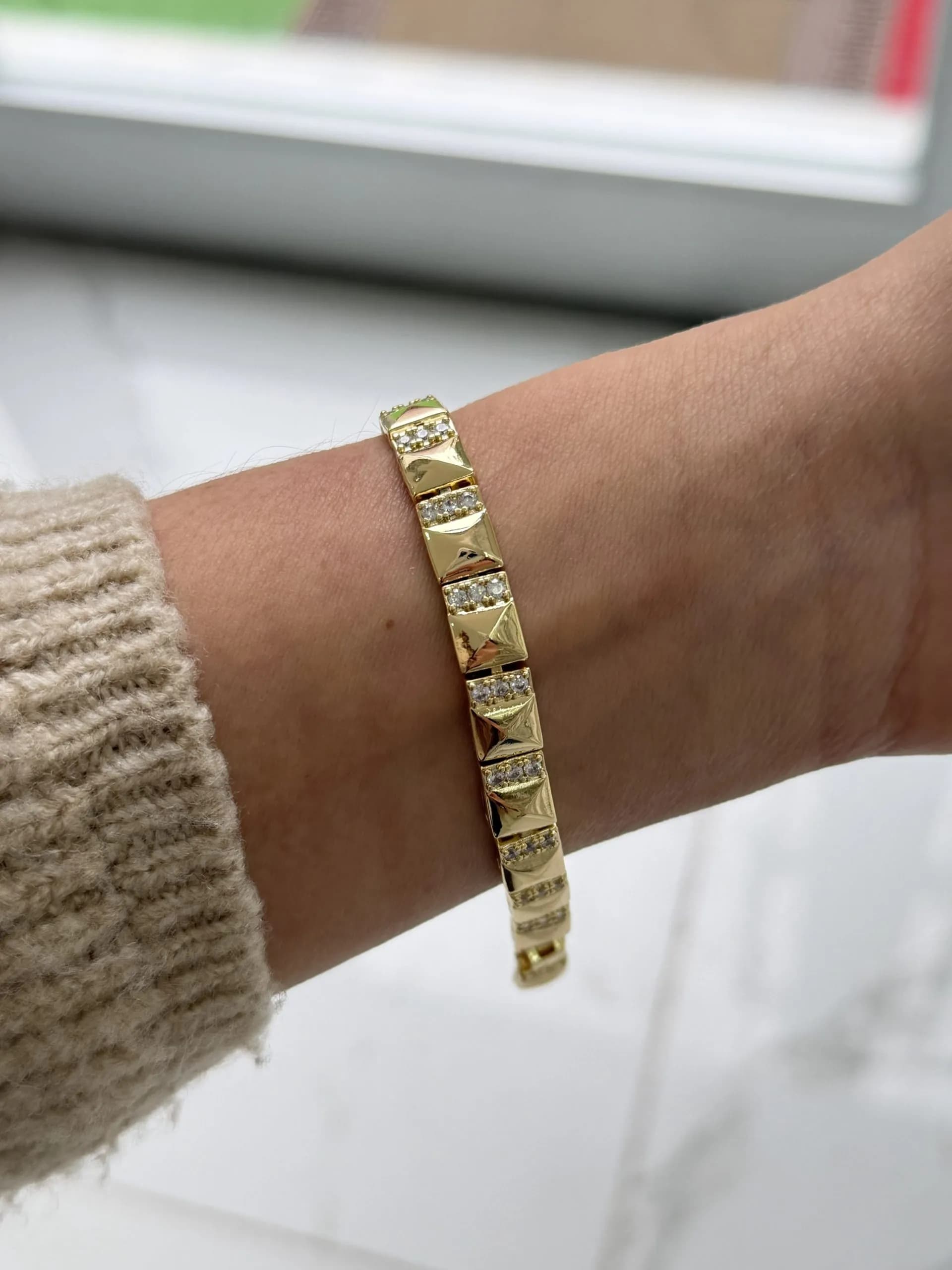 14K CM Altın Kaplama Taşlı Kalın Bileklik