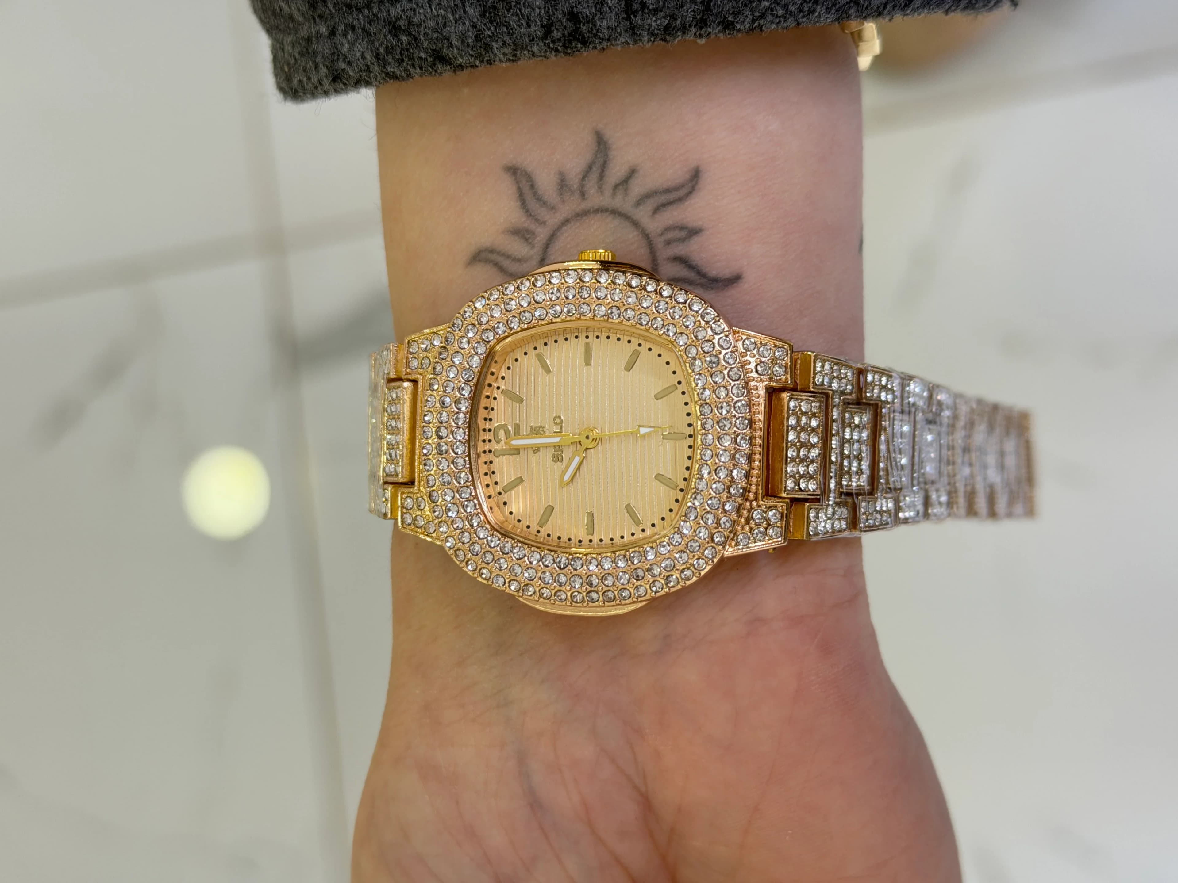 Gold Fulltaş Lüx Saat