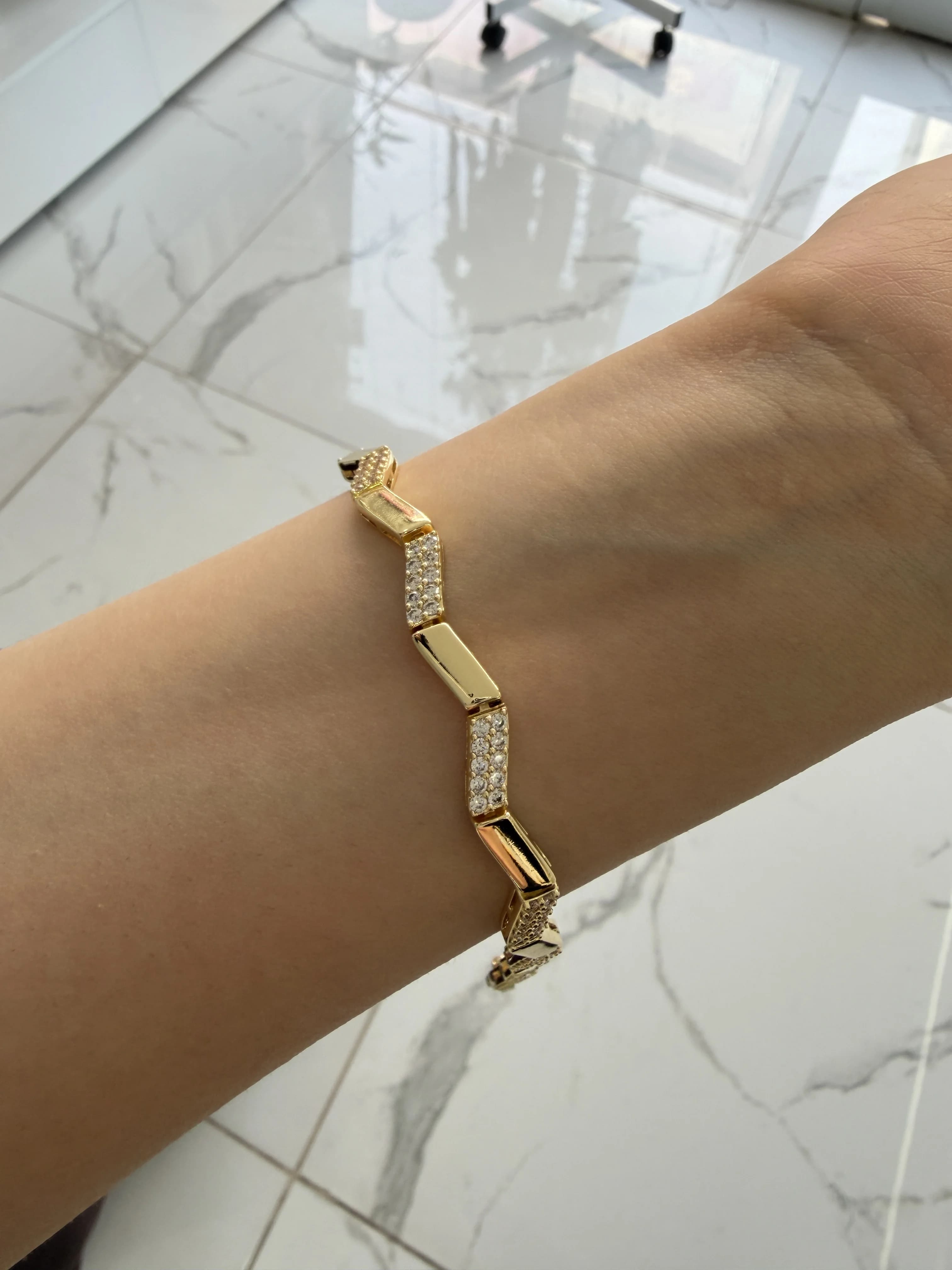 14K CM Altın Kaplama Taş Sıra Bileklik 01