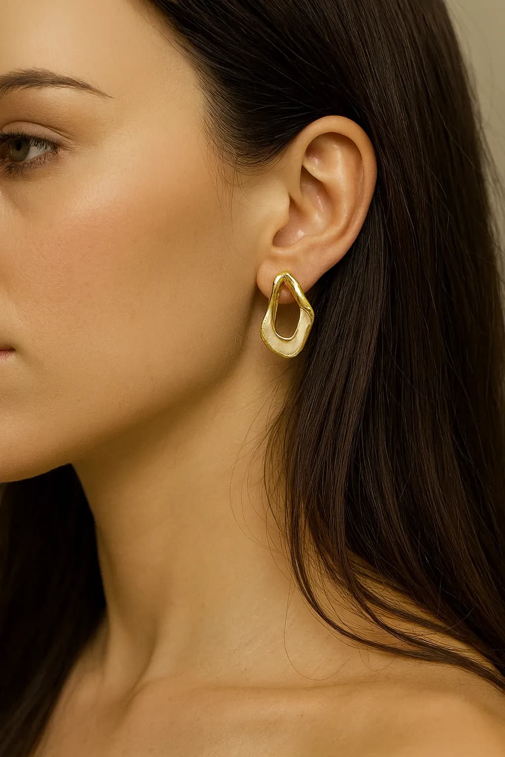 Beyaz Ayrıntı Tarz Küpe