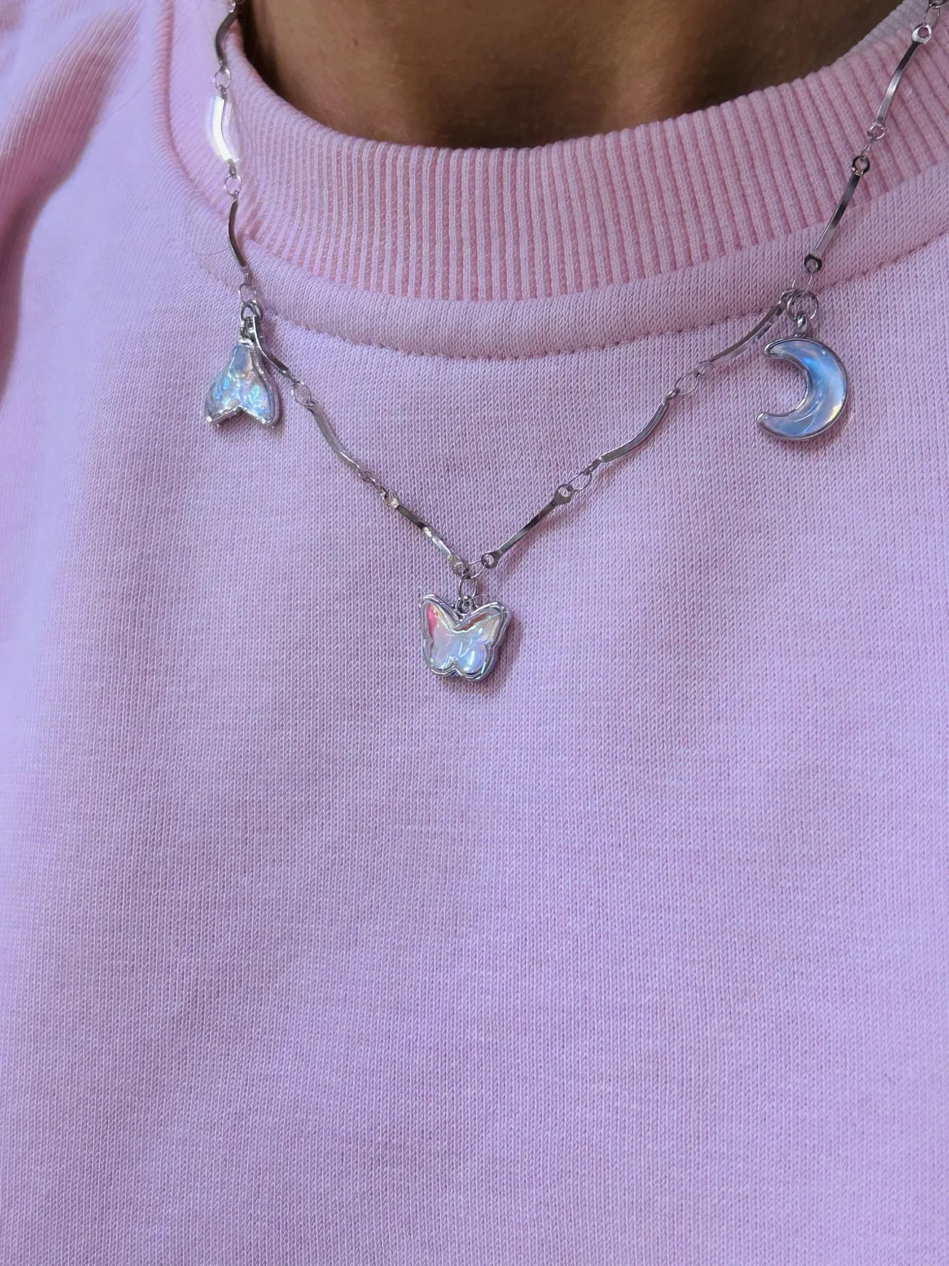 Çelik Gümüş Renk Kelebek Charm Kolye