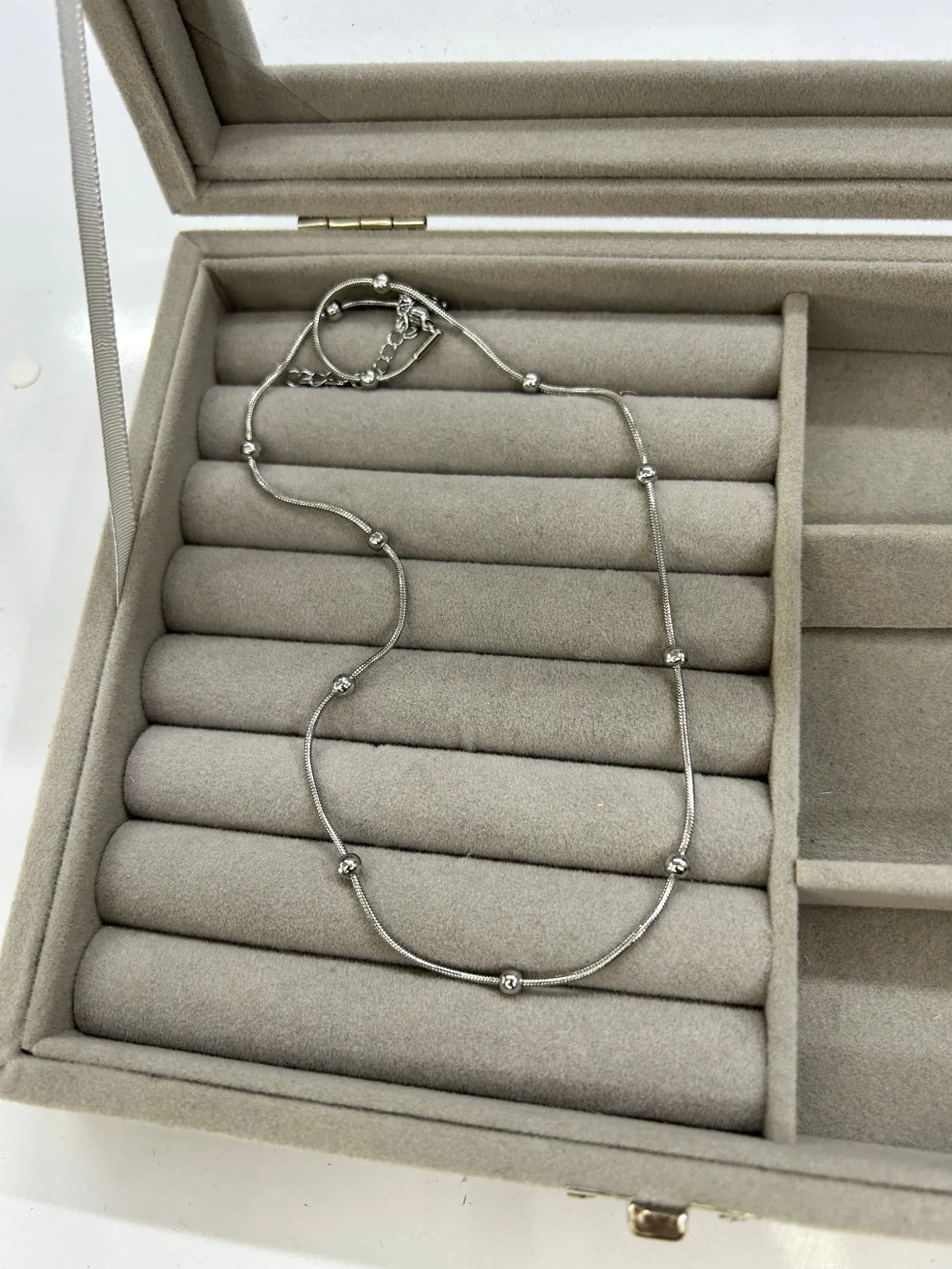 Çelik Gümüş Renk Toplu Yılan Kolye