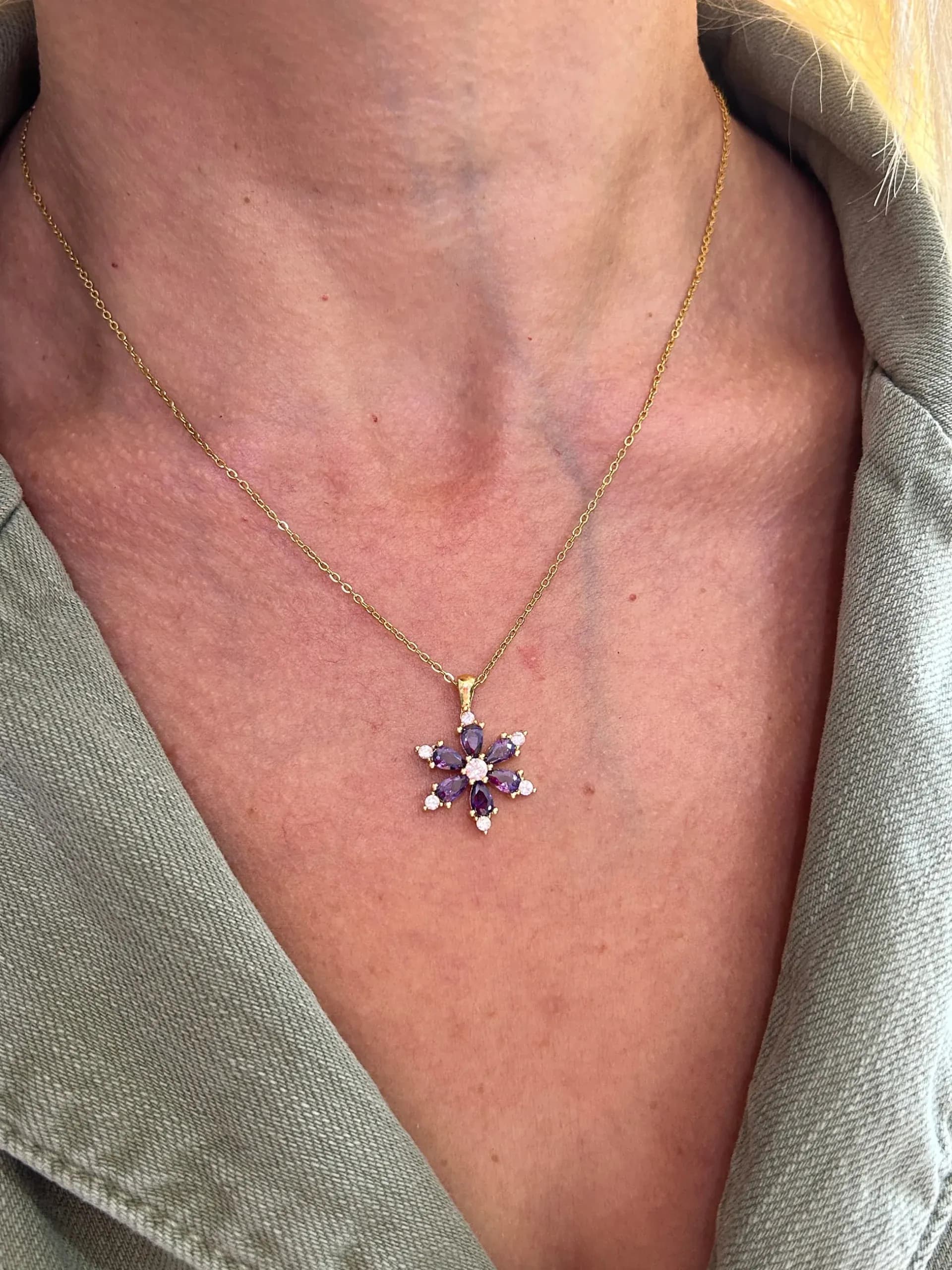 Çelik Mor Lotus Çiçeği Kolye Gold