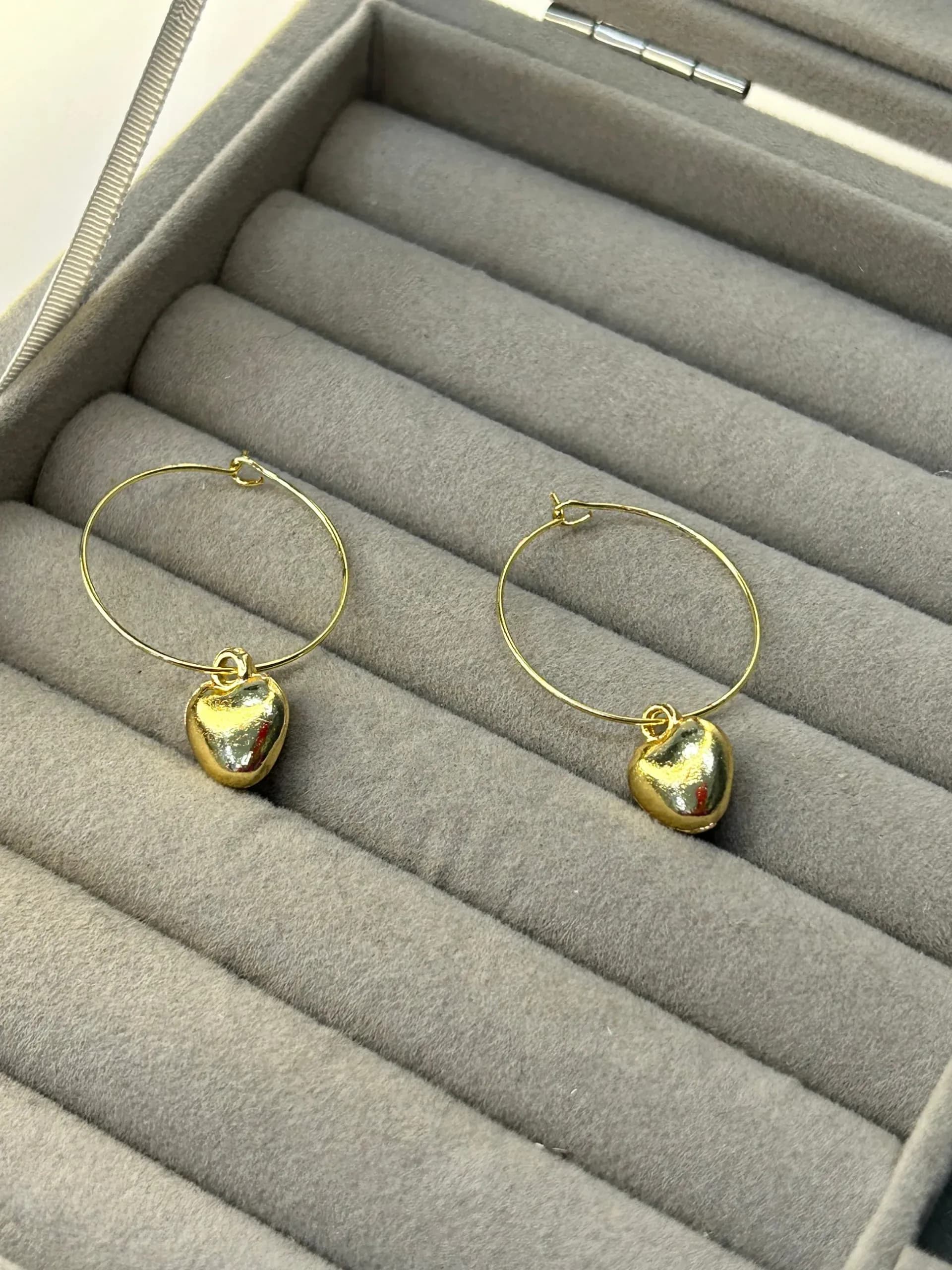 Gold İnce Halka Kalp Küpe