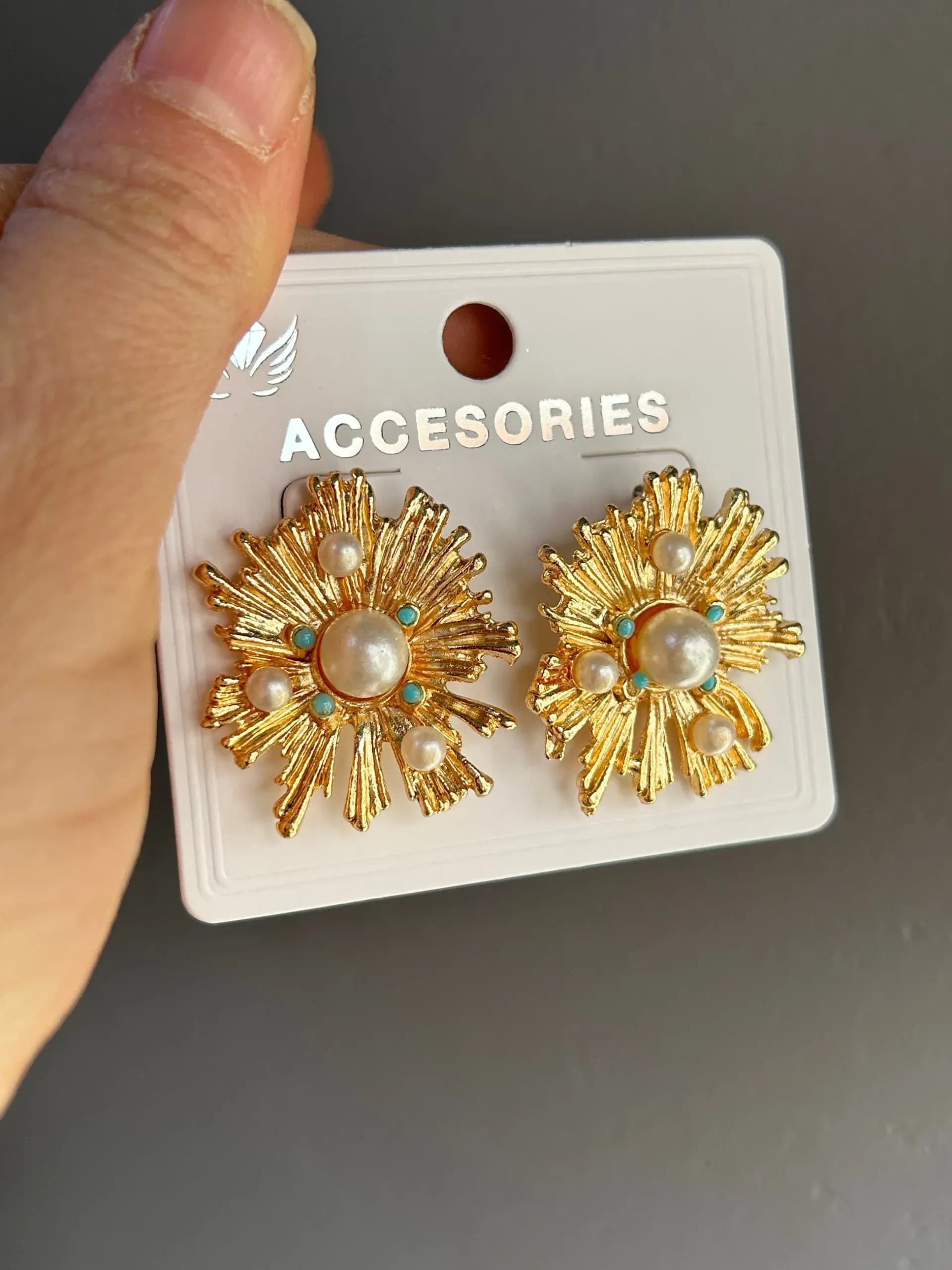 Gold İncili Tasarım Mavi Detay Küpe