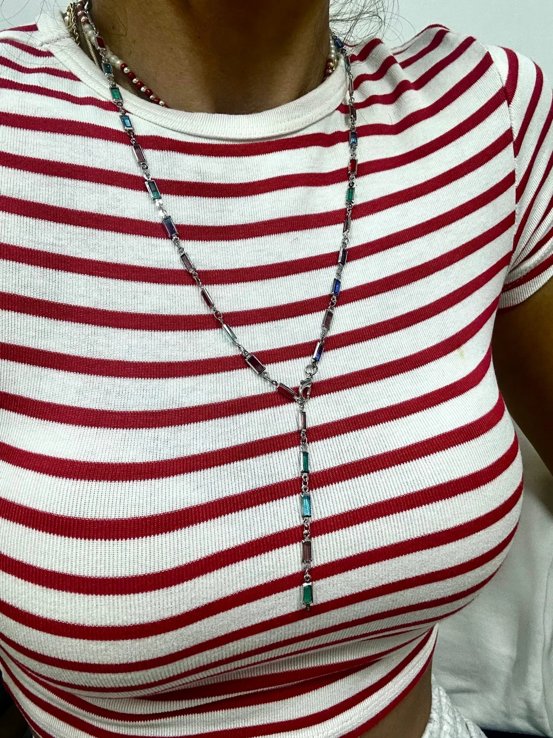 Gümüş Renk Uzun Renkli Taş Y Kolye