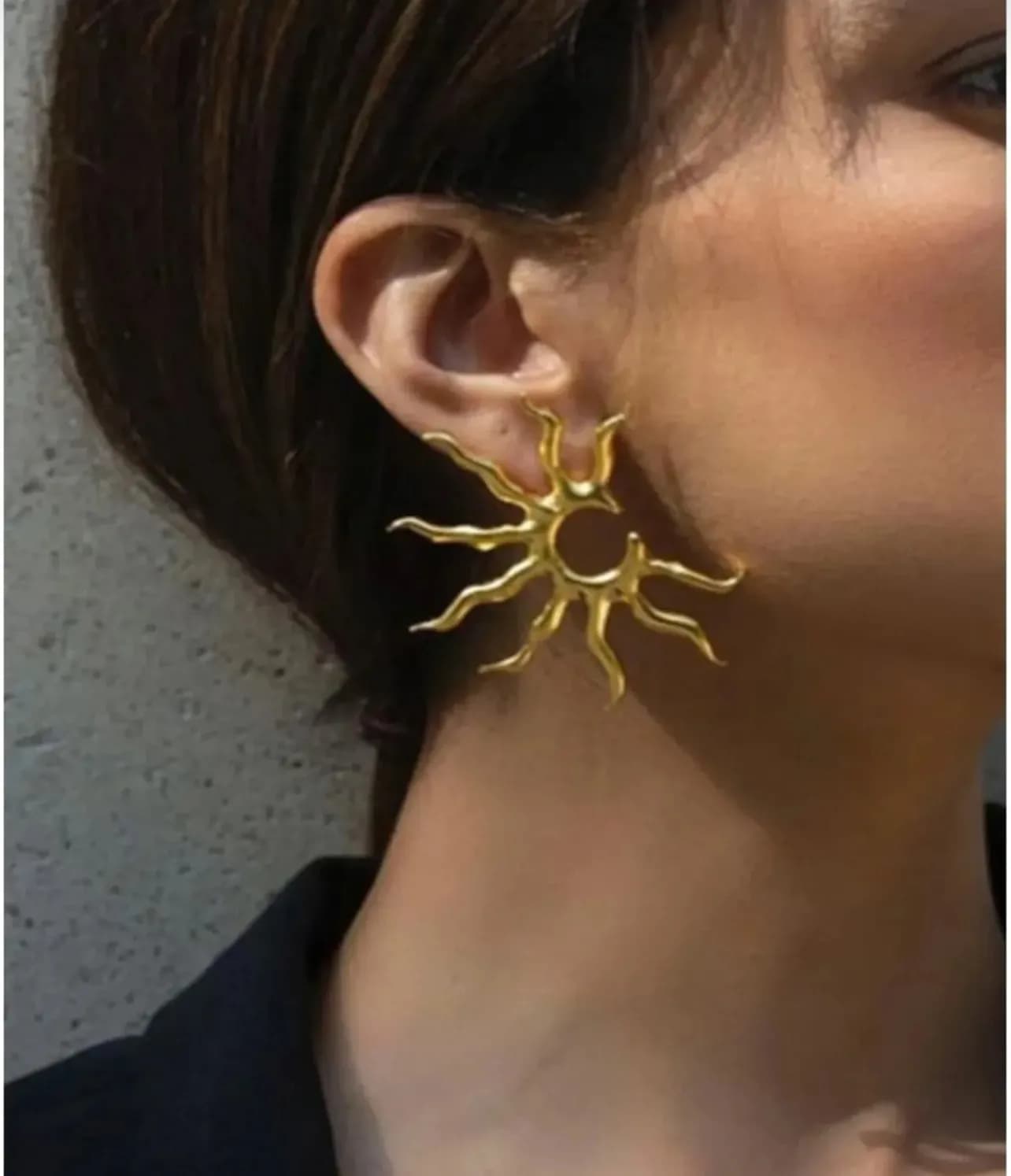 Güneş Figürlü Gold Küpe