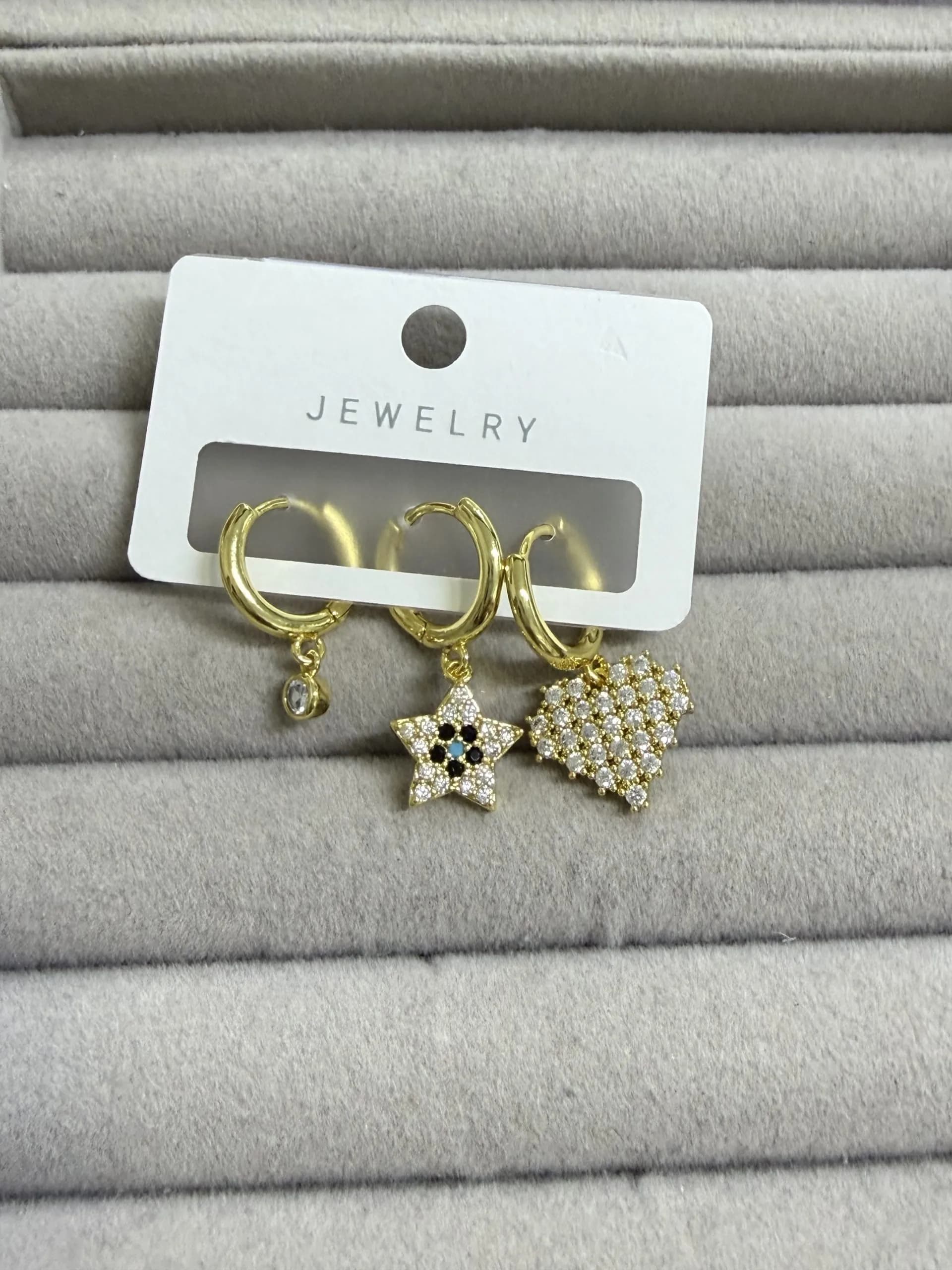 Taşlı Kalp 3 lü Küpe Seti