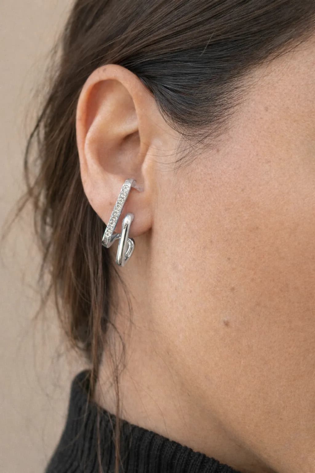 Taşlı Tek Delik 2 Li Kullanım Gümüş Renk Küpe