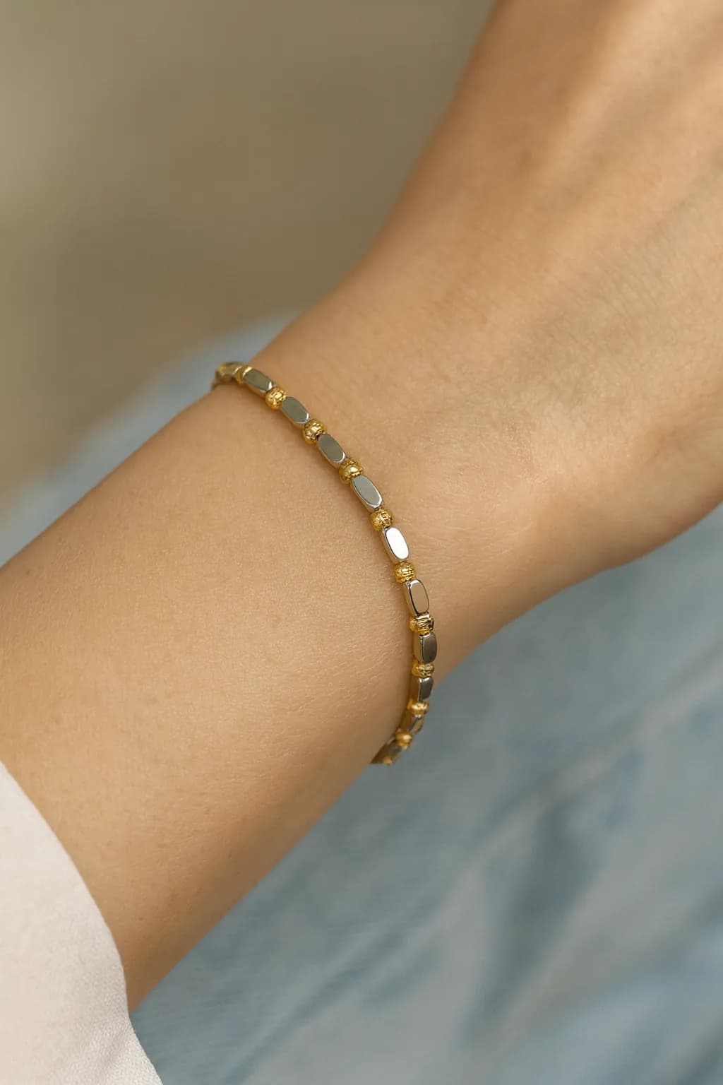 Vip Gümüş Renk Küp Bileklik