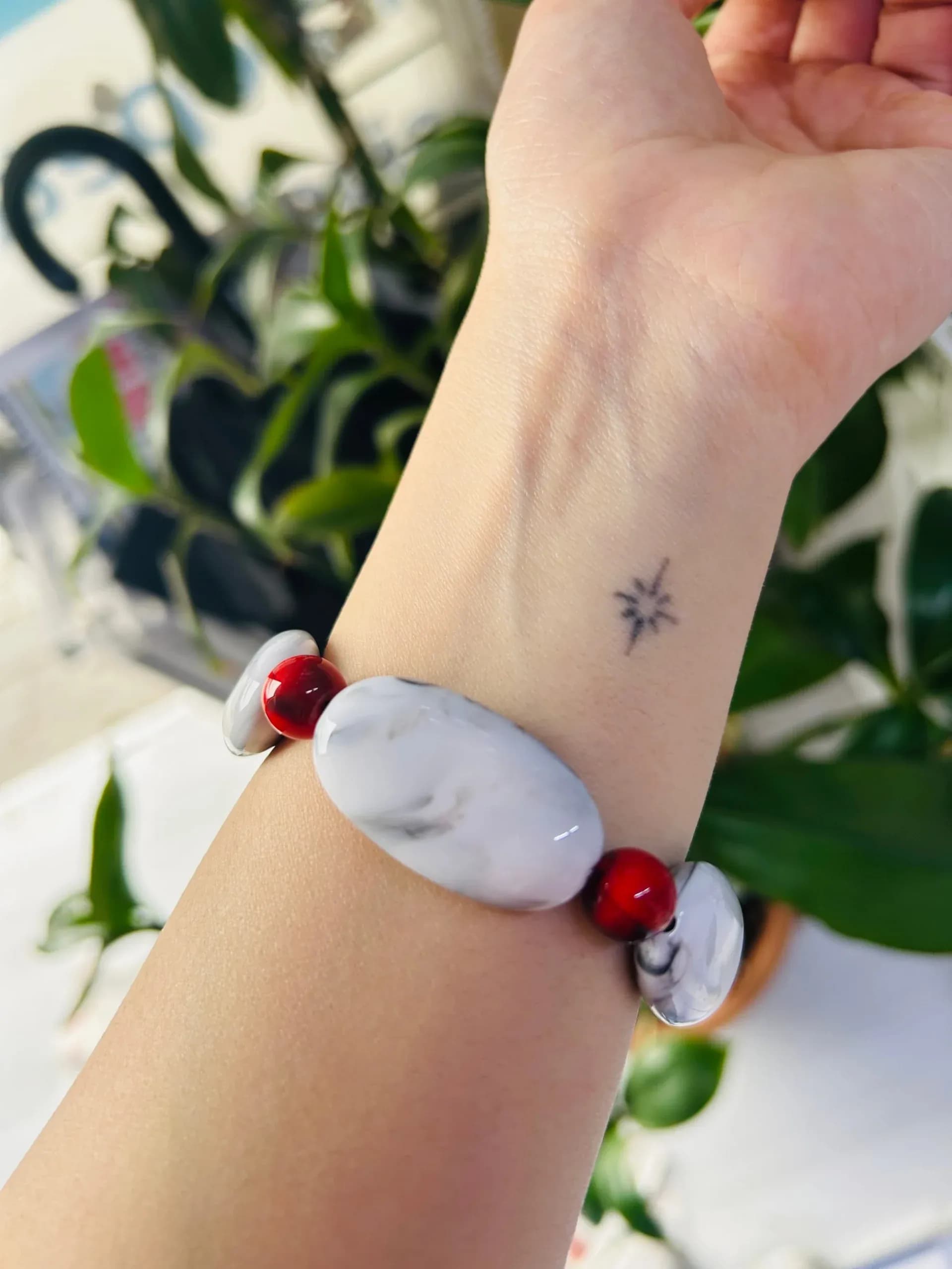 Vip Mercan Boncuk Detay Kemik Bileklik